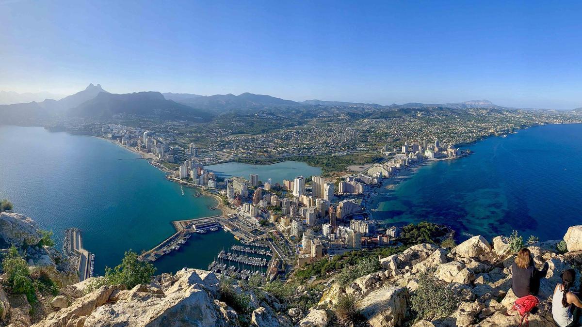 Vista de Calpe, uno de los municipios en los que el Pativel incrementa la protección de suelo, captada desde el Peñón de Ifach.