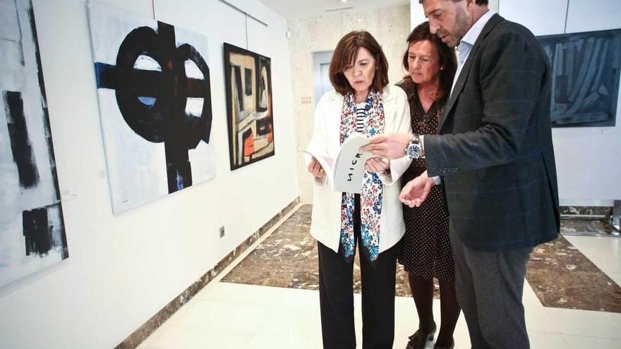 Por la izquierda, Margarita Fuente, Margarita Collado y Pedro Luis Fernández.