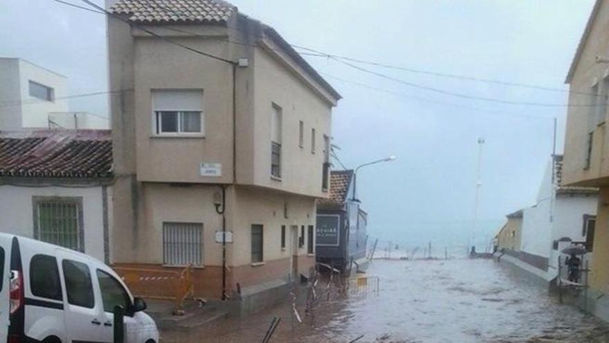 Aspecto del tramo en obras del arroyo el pasado lunes tras la tromba de agua.