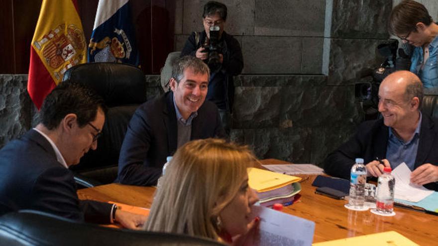 Rosa Dávila, Pablo Rodríguez, Fernando Clavijo y Pedro Ortega, ayer durante el Consejo de Gobierno.