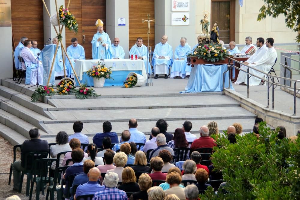 Alcoy rinde honores a su patrona