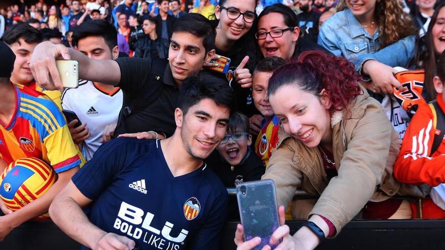 Espectacular afición: 7.000 valencianistas en Mestalla