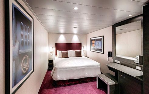 Interior del crucero MSC Grandiosa, el más grande de la flota de MSC, que hoy ha atracado en València con dos positivos a bordo.