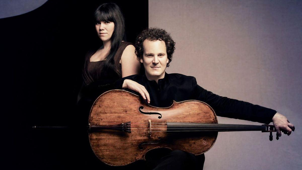 Marta Moll y Damián Martínez, pianista y violonchelista de Dúo Cassadó. |  LOC