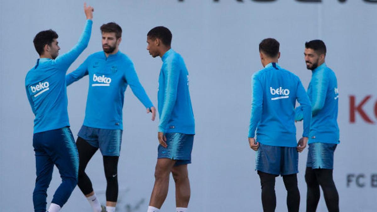 El Barça se ejercita antes de viajar a Sevilla