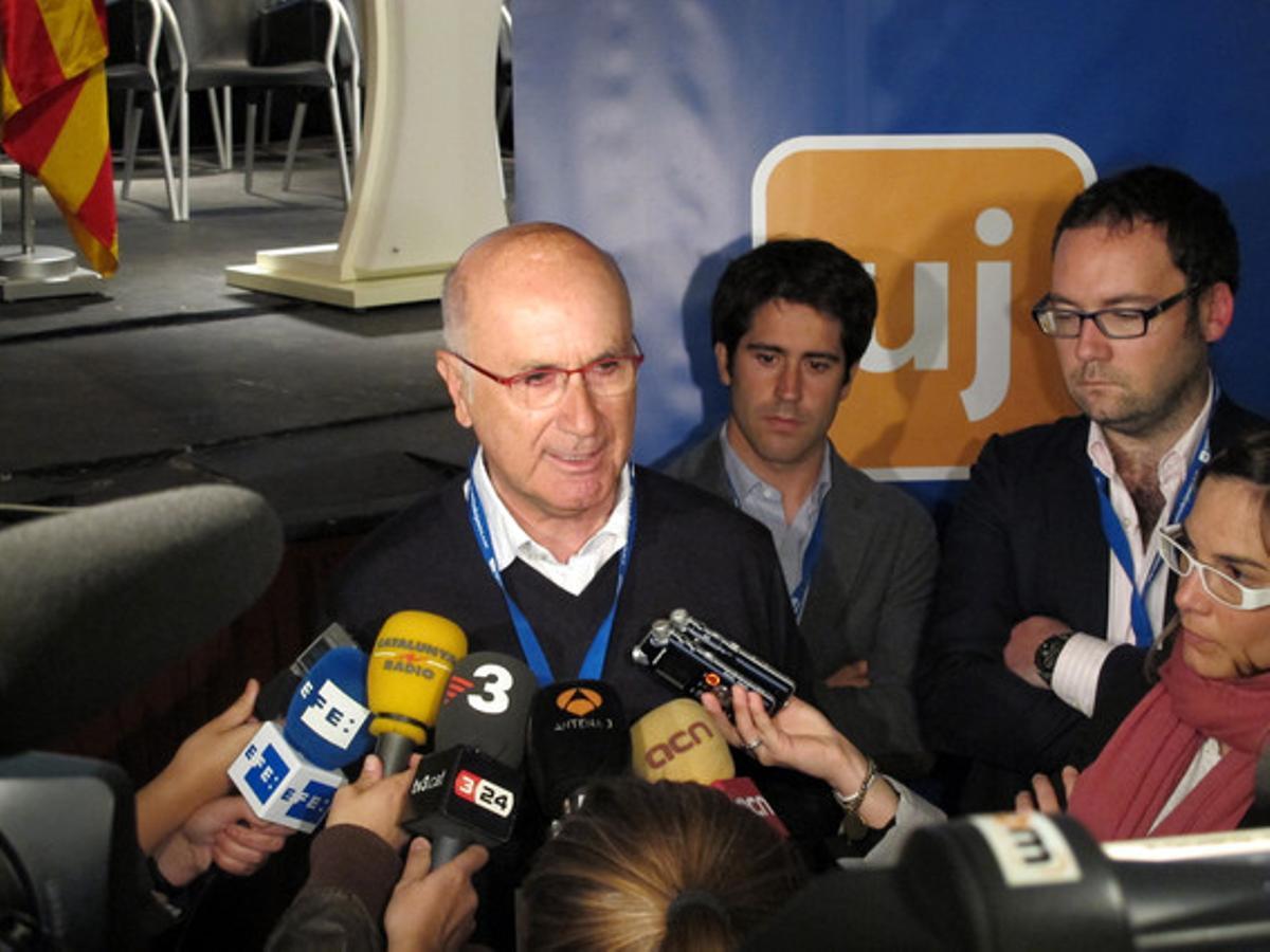 Duran i Lleida atén la premsa al finalitzar el congrés d’’Unió de Joves’ a Sitges Duran i Lleida atén la premsa al finalitzar el congrés d’’Unió de Joves’ a Sitges