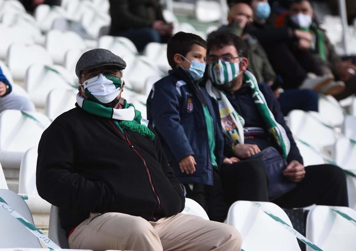 Los aficionados en el partido de Copa del Rey