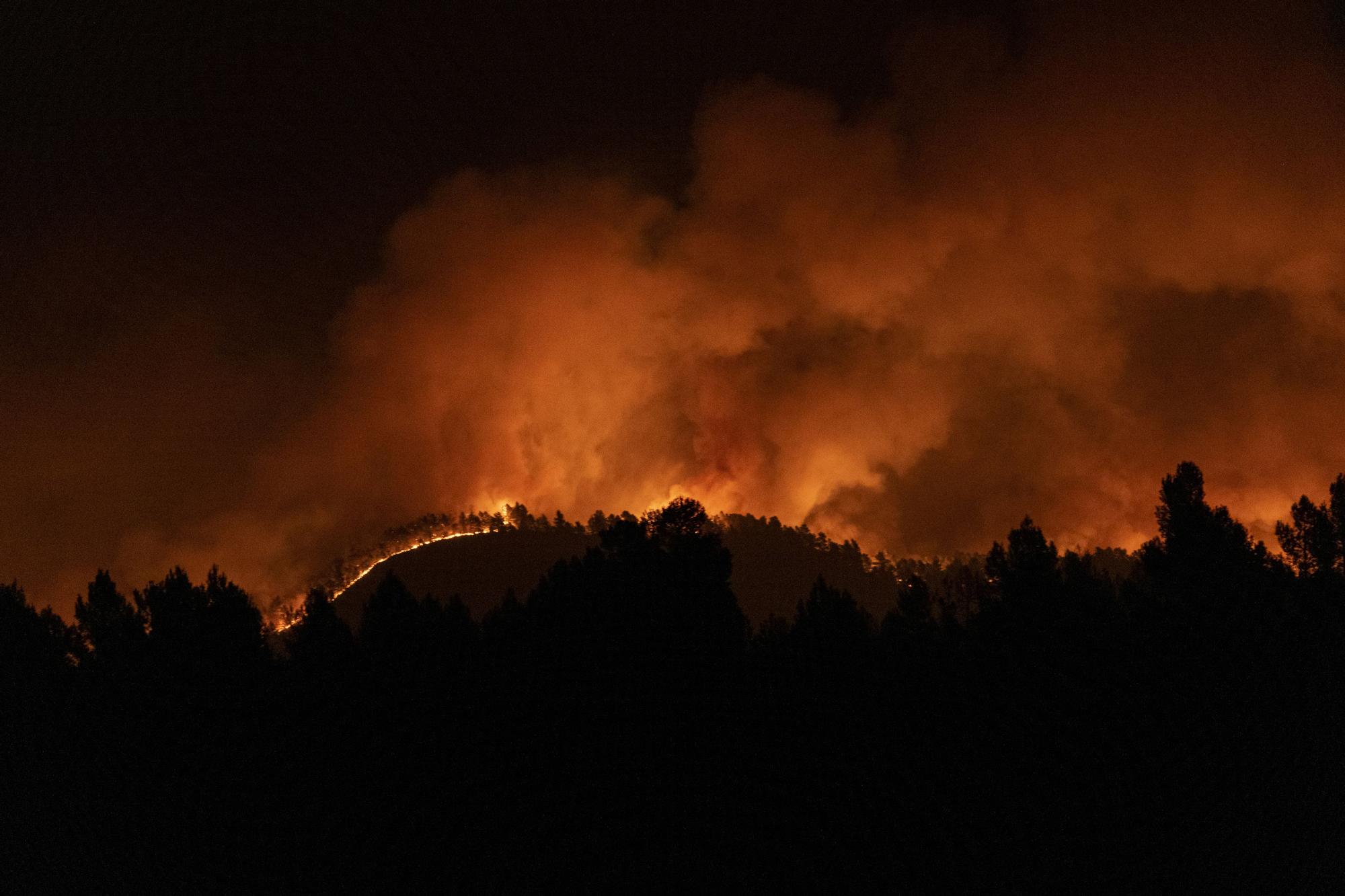 El incendio en Castellón y Teruel, en imágenes