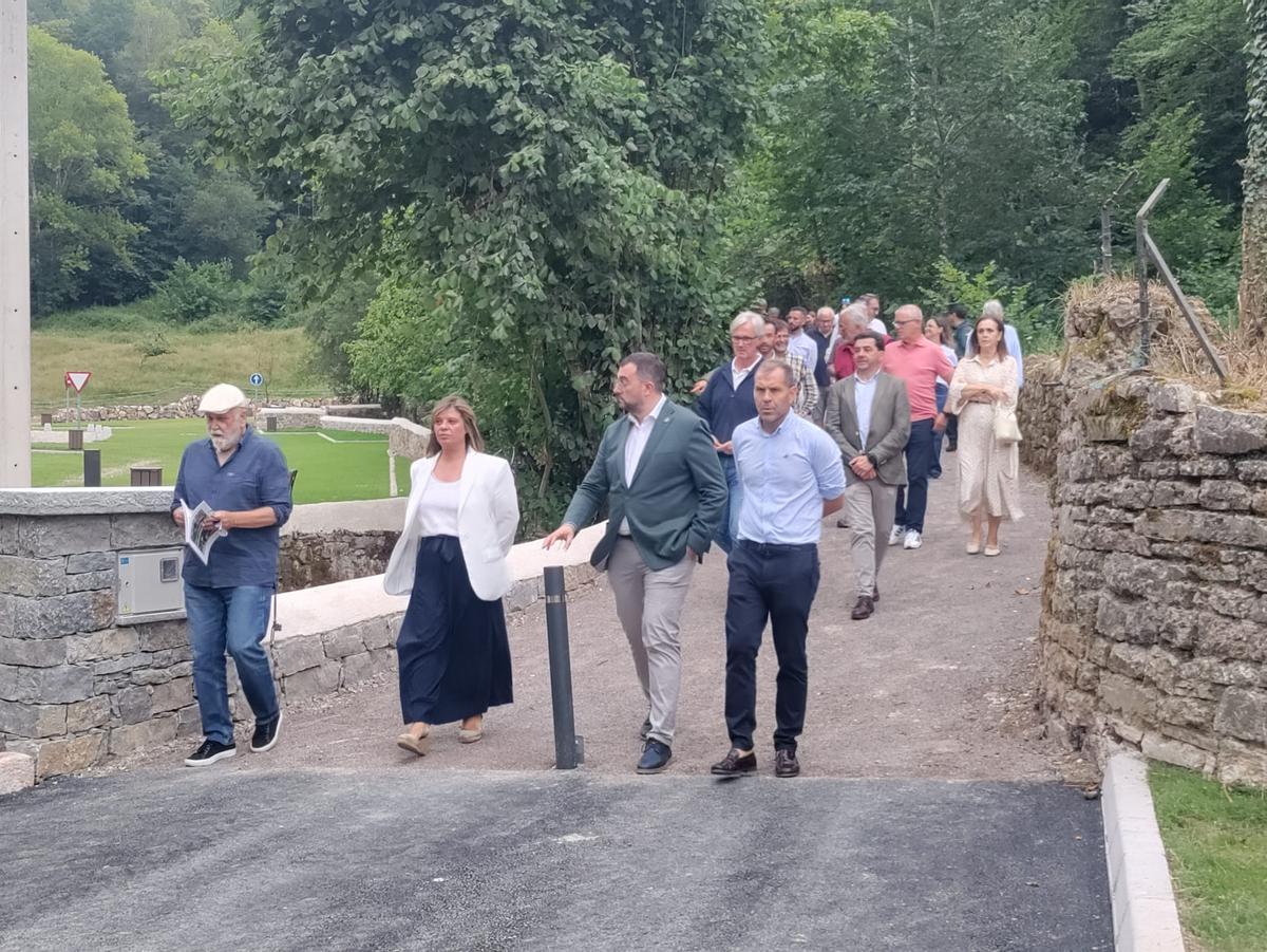 El nuevo aparcamiento en la finca Les Llanes El nuevo aparcamiento en la finca Les Llanes
