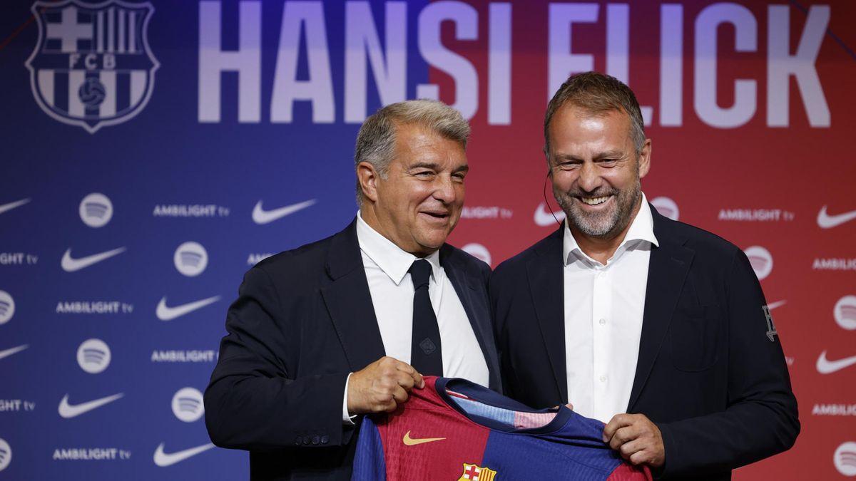 Flick, junto a Laporta en su presentación