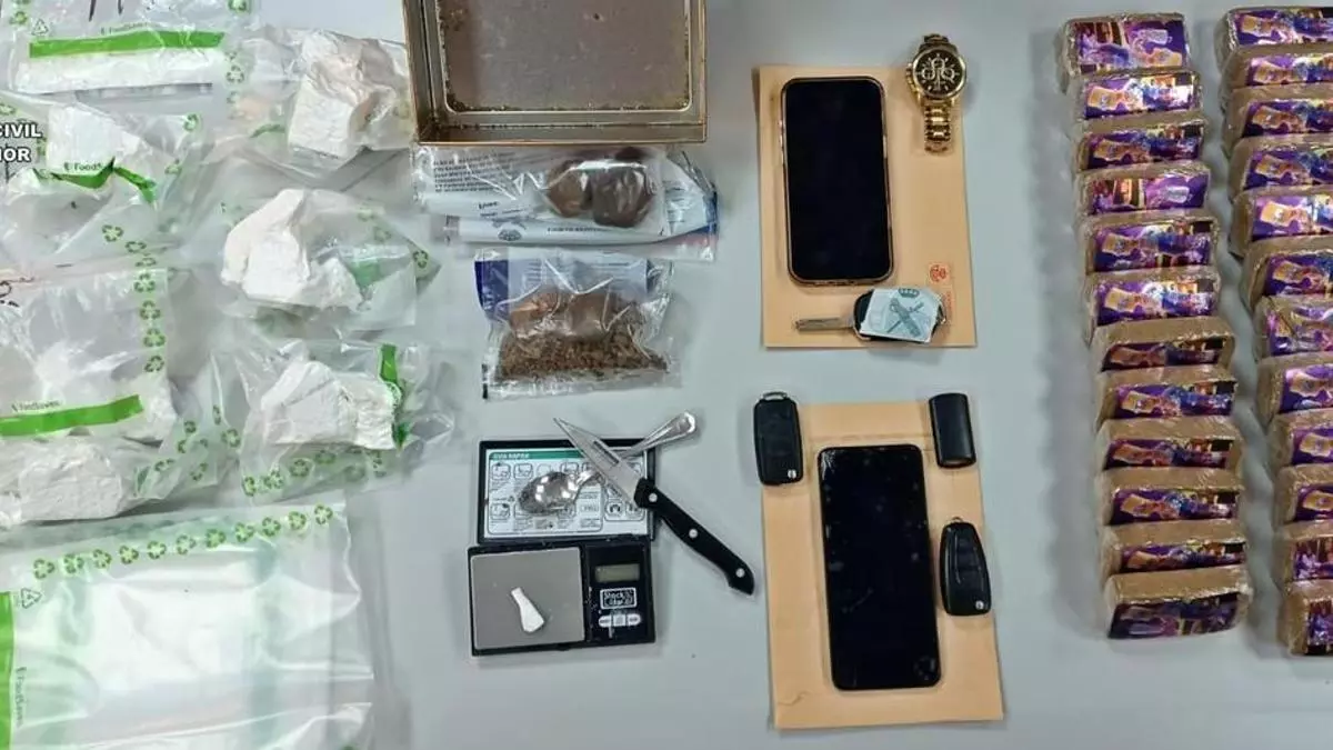 La Guardia Civil detiene a tres personas en Badajoz por traficar con cocaína y hachís