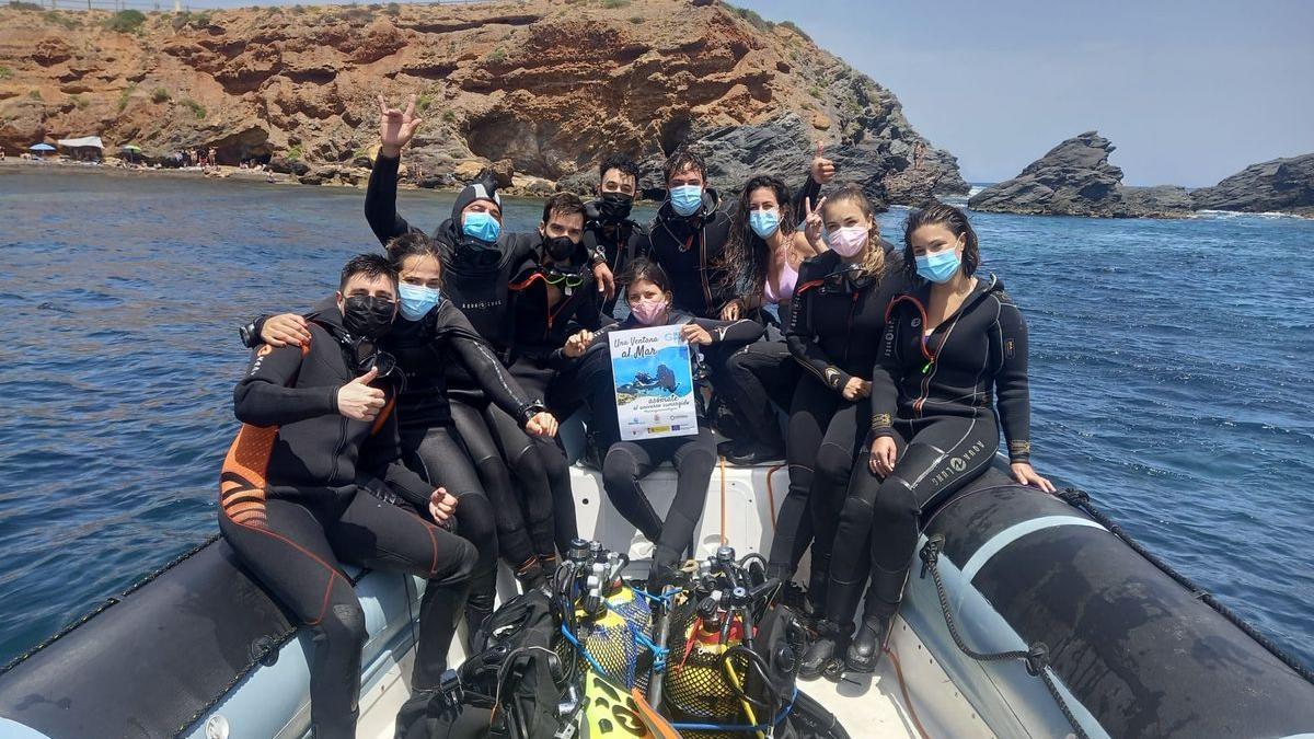 Más de 200 personas se inician gratis en el buceo en Cabo de Palos y Cabo Tiñoso