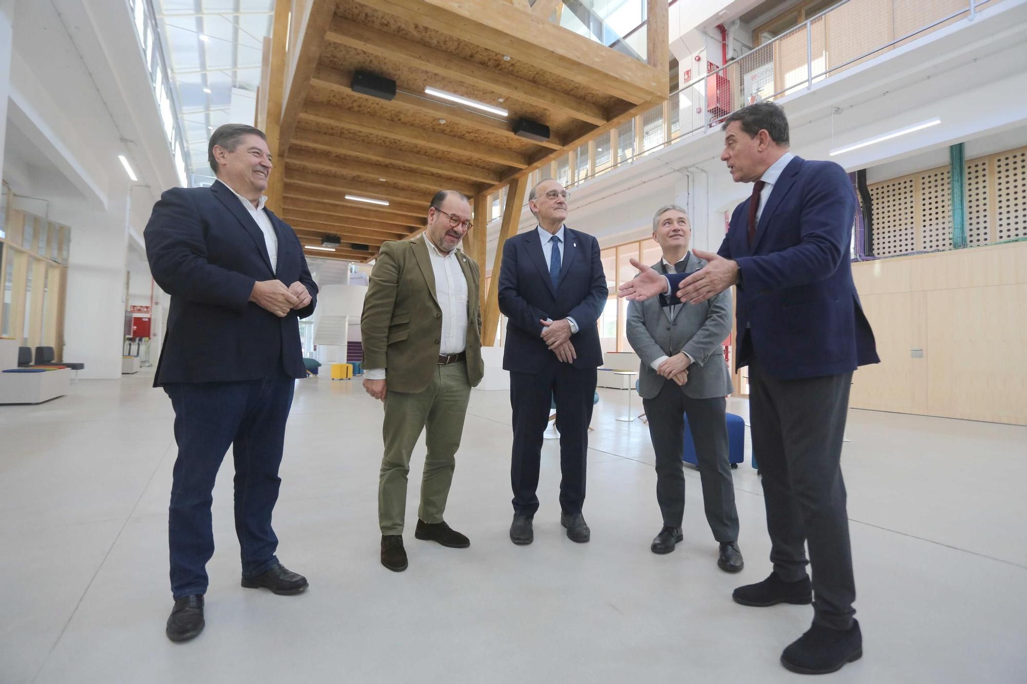 Encuentro de Besteiro en A Coruña con los tres rectores de las universidades gallegas