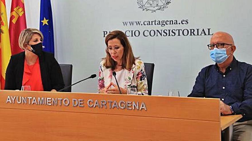 Ana Belén Castejón anuncia junto a Noelia Arroyo y Manuel Padín el expediente a Lhicarsa.