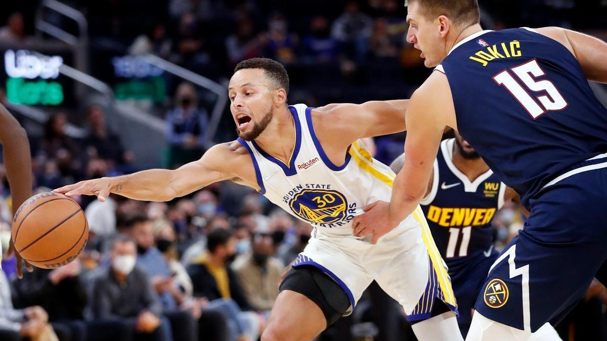 Curry ante Jokic, mucho talento en una imagen