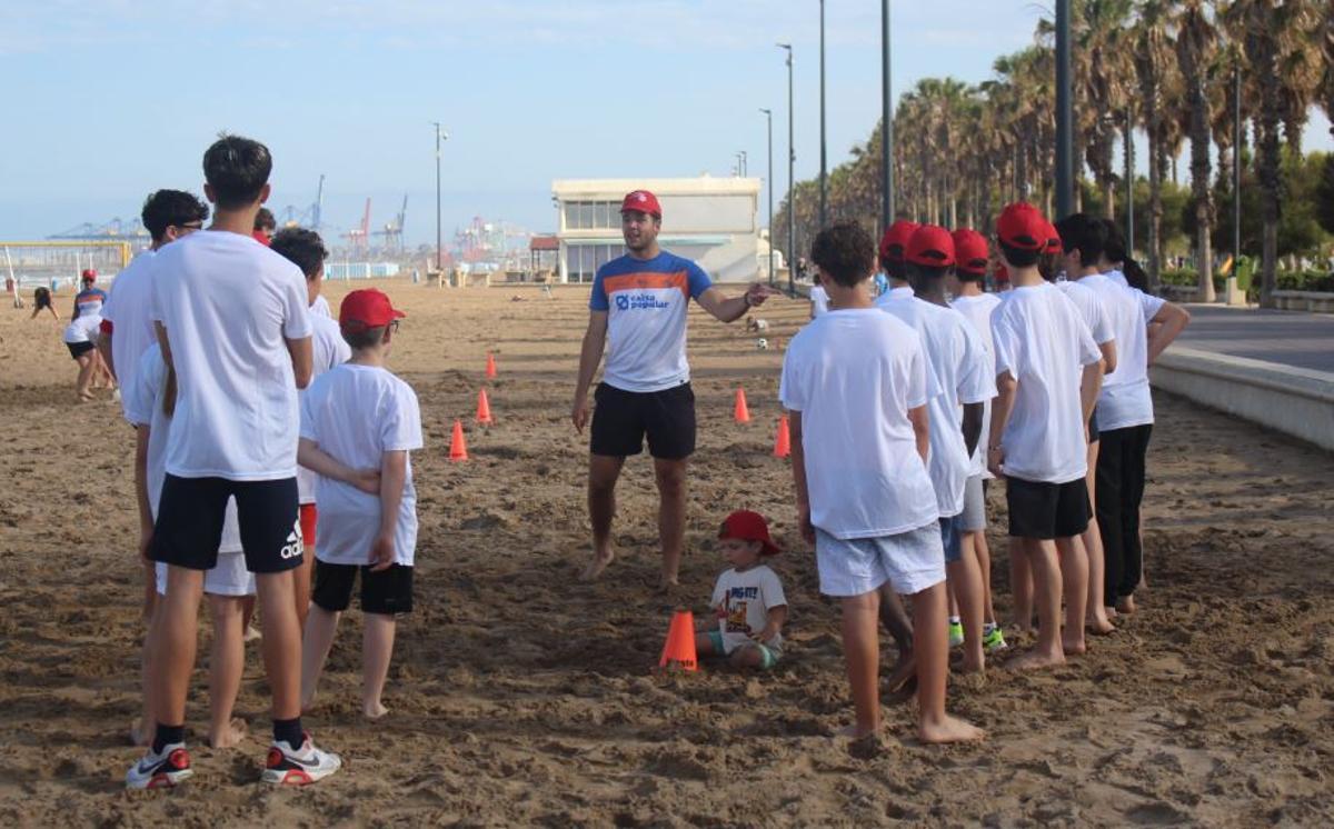Durant la vesprada es realitzarà una gimkana de jocs tradicionals i el lliurament de trofeus de les competicions de raspall i galotxetes.