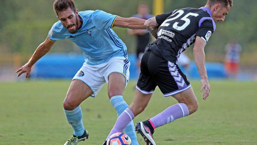 Borja Iglesias, en el partido contra el Valladolid. // Marta G. Brea