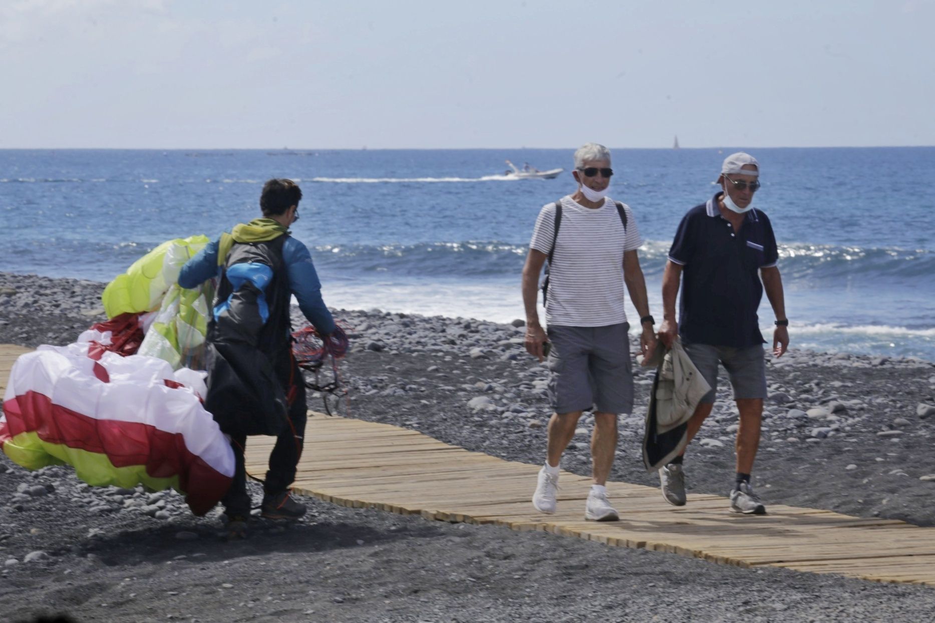 Actividad en el entorno del hotel H10 Costa Adeje un año después de su confinamiento