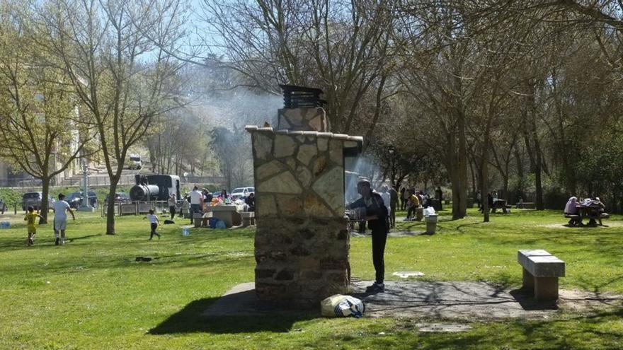 Benavente y la comarca celebran &quot;tortillero&quot; en una jornada primaveral | J. A. G.