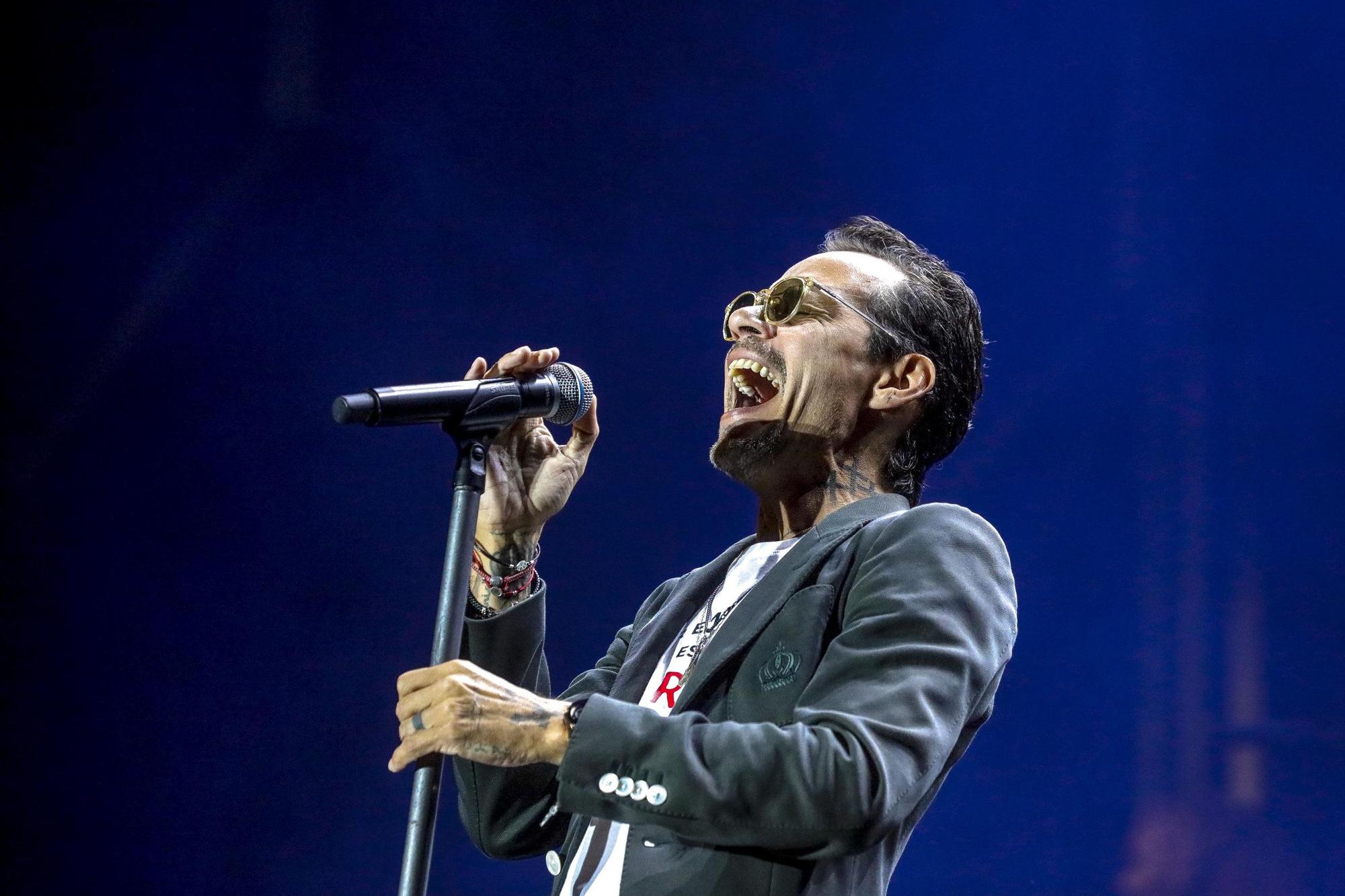 Marc Anthony ofrece su primer concierto en la isla ante 10.000 personas