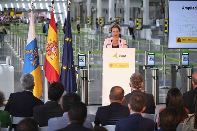 La ministra de Transportes, Raquel Sánchez, inaugura las terminales del Aeropuerto Tenerife Sur