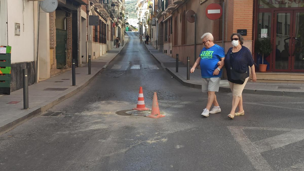 Calle Maquedano, de Lucena, una de las afectadas por el corte de agua.