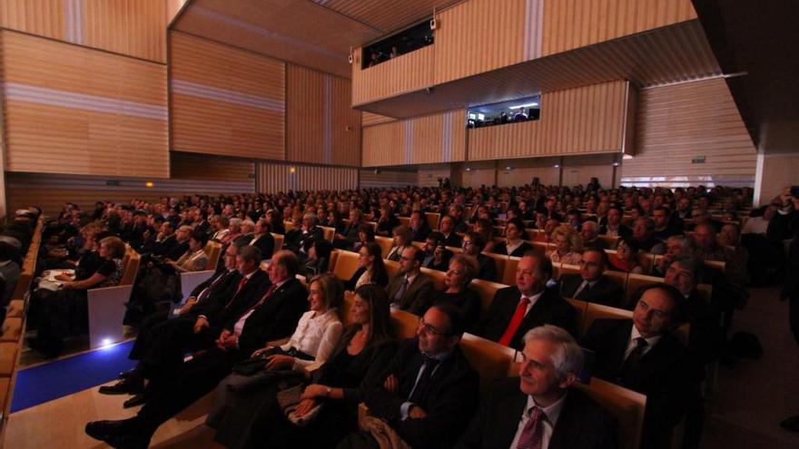 Asistentes a un acto en el Ramos Carrión.