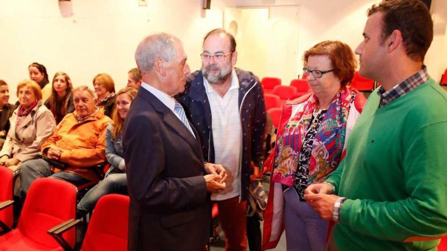 Los avilesinos, satisfechos por su ofrenda a la Santina tras medio siglo de espera