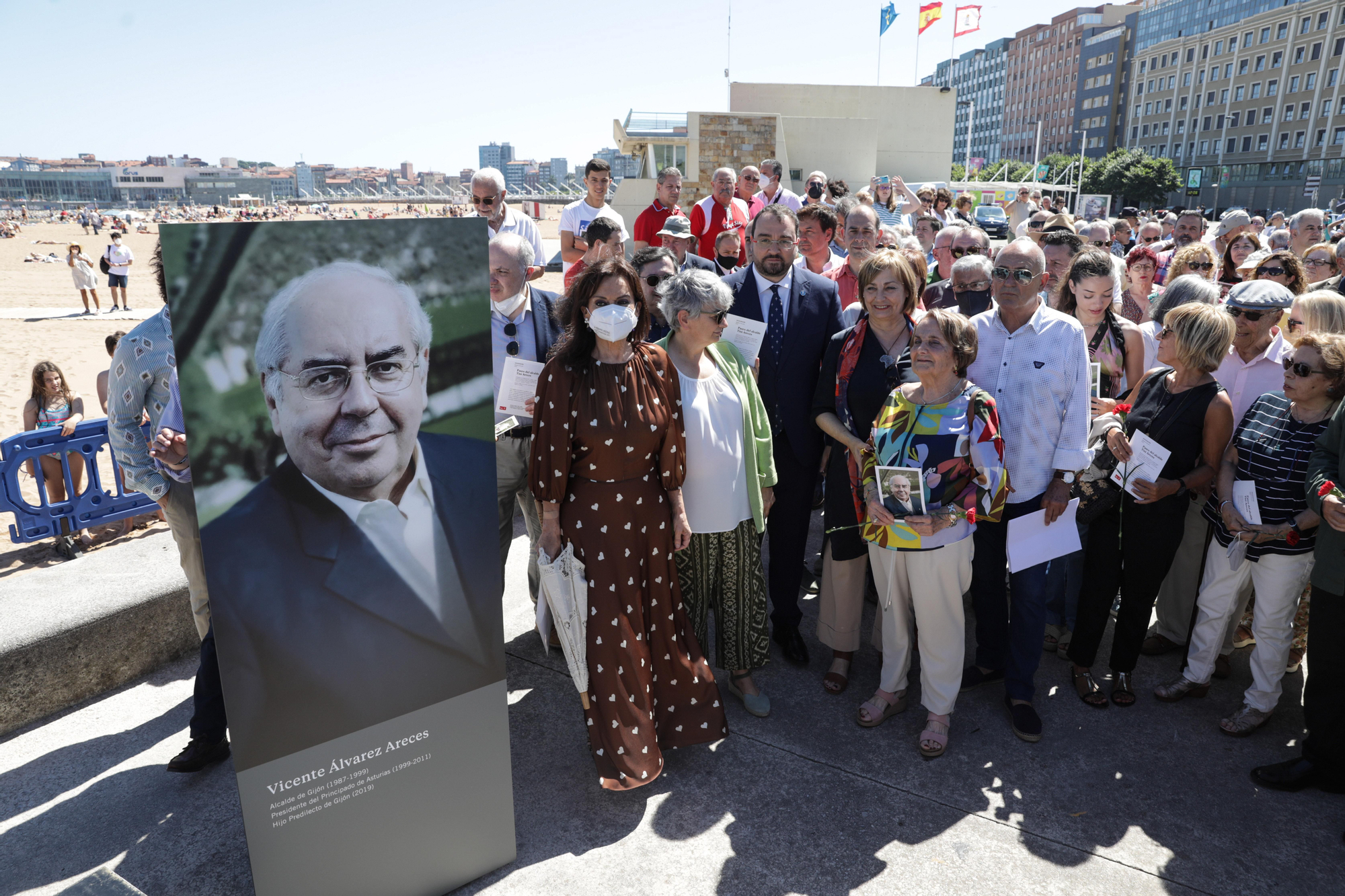 En imágenes: así fue el homenaje a Areces en Gijón