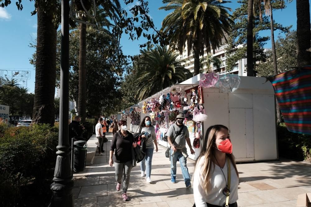 Málaga se echa a la calle para vivir su Navidad Covid-19