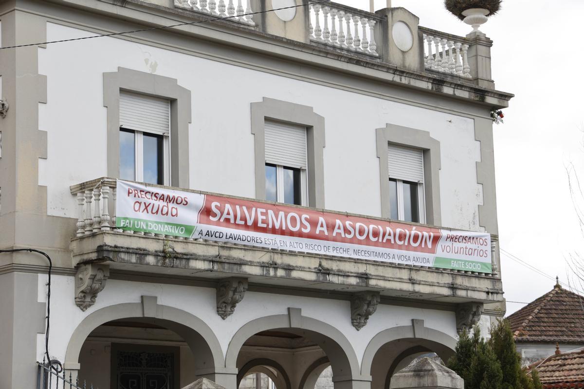 VIGO, ASOCIACION DE VECINOS DE LAVADORES. CARTEL PIDIENDO AYUDA PARA SALVAR LA ASOCIACION