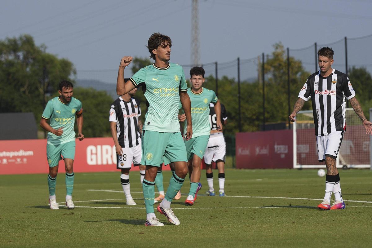 Les imatges del partit amistós entre el Girona i el Castelló