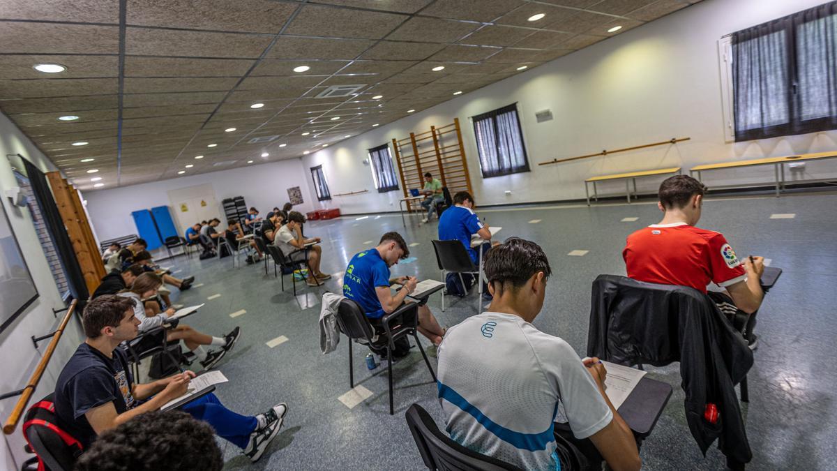 Alumnado de FP durante un examen, el curso pasado en Barcelona.