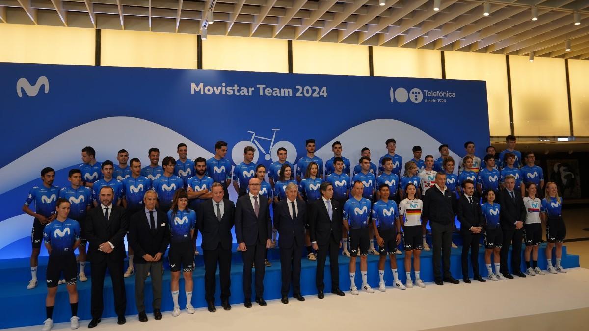 El equipo ciclista al completo