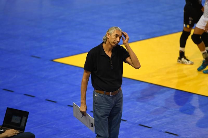 DEPORTES. 03-11-18 VECINDARIO. SANTA LUCIA DE TIRAJANA. Partido de Voleibol masculino: Vecindario ACE Gran Canaria - Ushuaña Ibiza Voley FOTOS: JUAN CASTRO.  | 03/11/2018 | Fotógrafo: Juan Carlos Castro