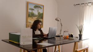 Lidia Cerdá, fundadora de Aloe Vitae y establecida en Alfafara, Alicante