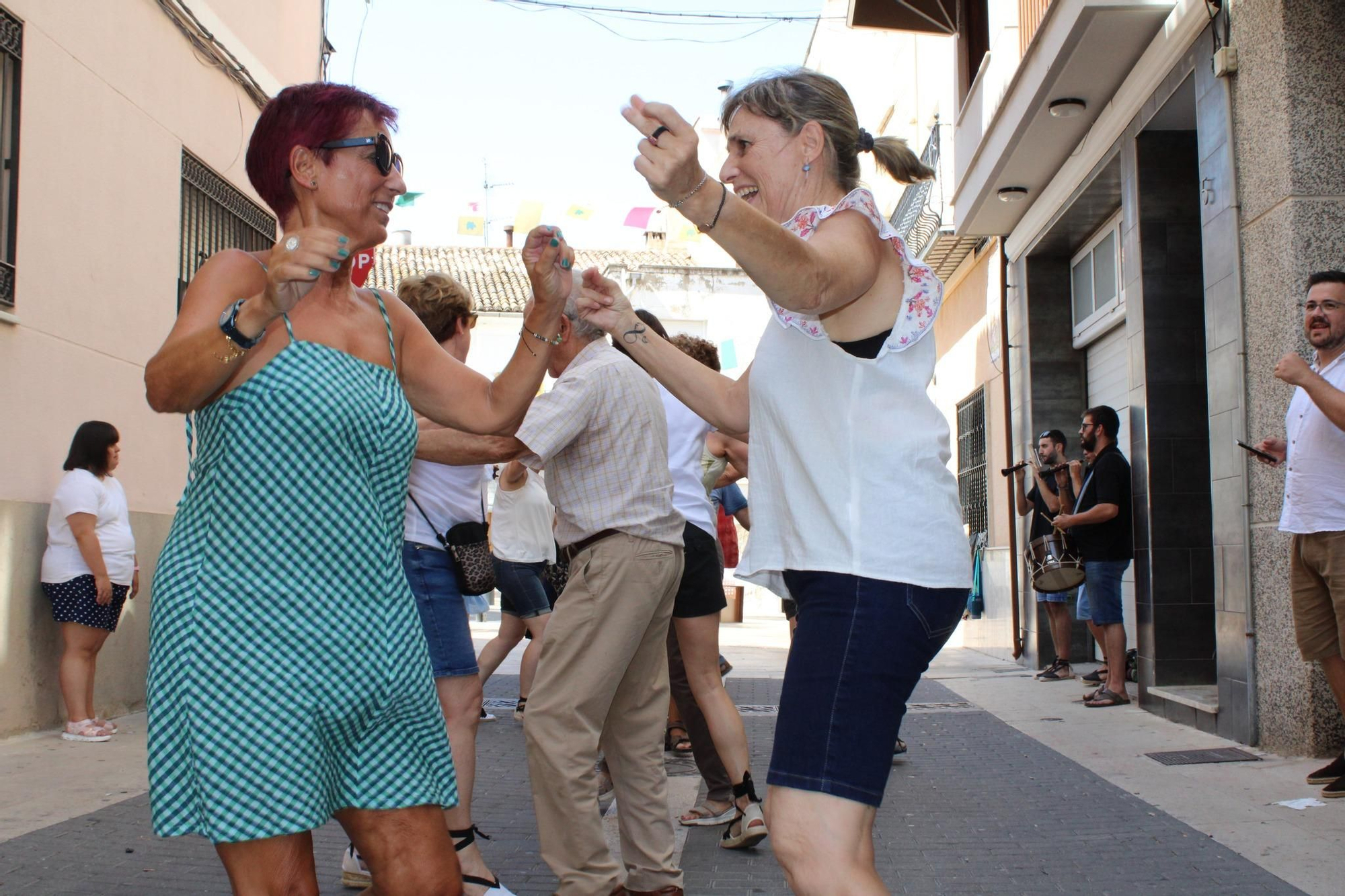 Ròtova reviu l’escaldà del raïm: Una jornada de festa i tradició