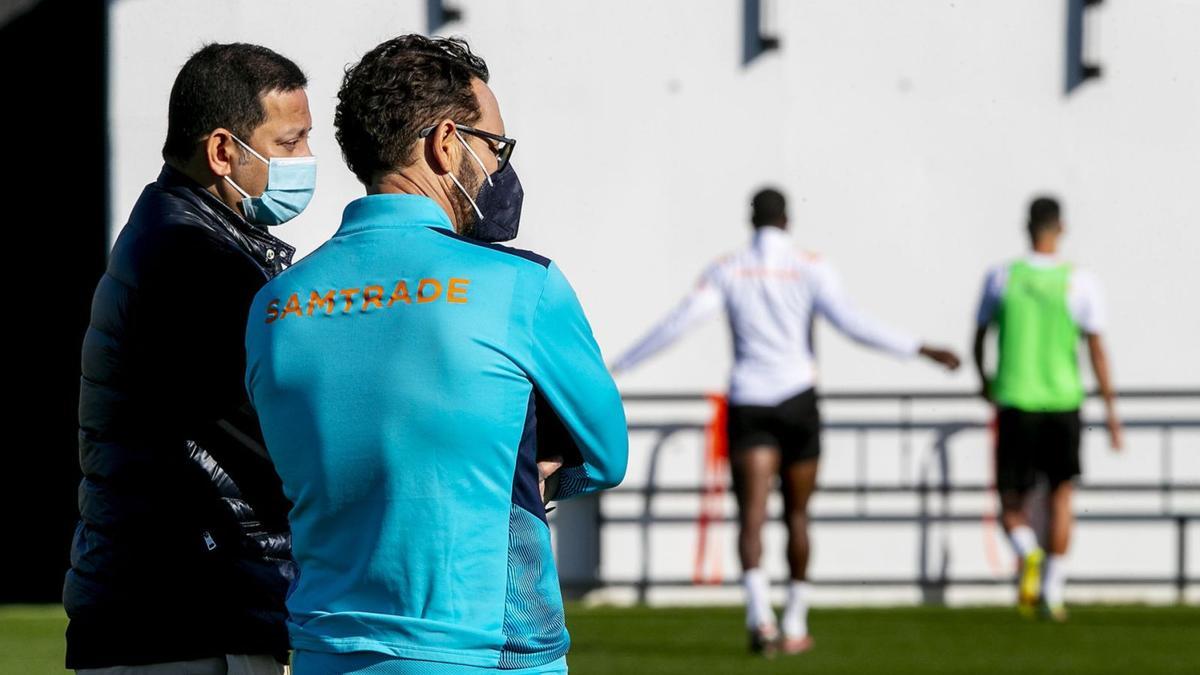 El presidente Anil Murthy y el entrenador José Bordalás, en una imagen de archivo. | VALENCIA CF