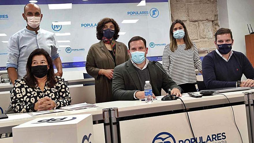 Los diputados provinciales, ayer, al explicar el acuerdo. | // FDV