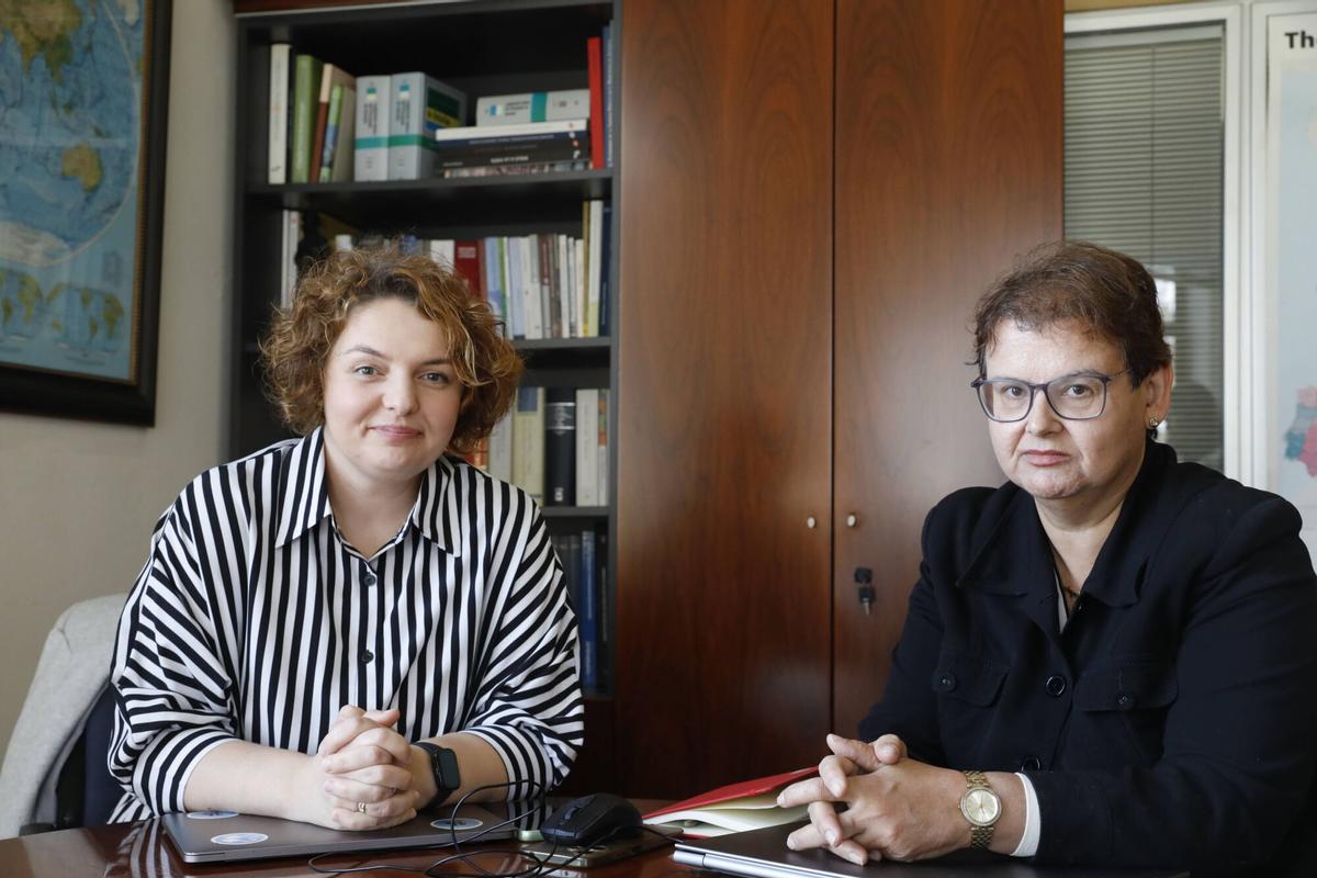 Oviedo. Loredana Stan y Angeles Hernández, de la fundación NovaGob