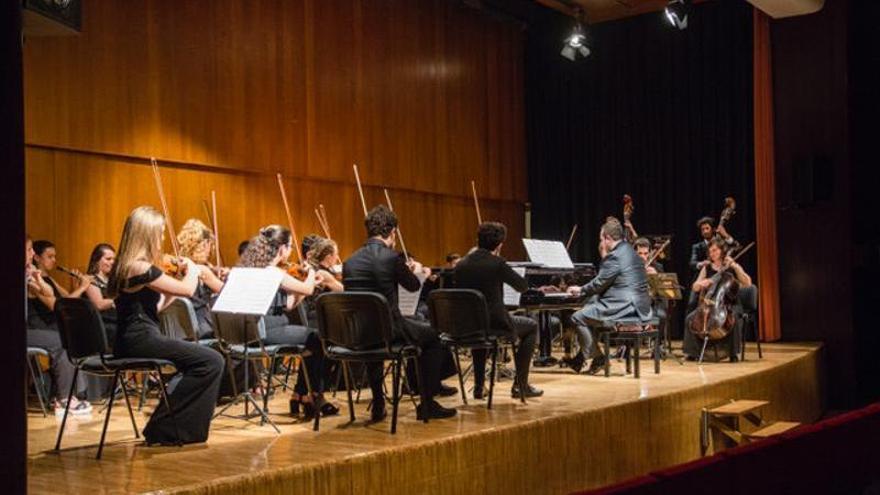 La Sociedad Filarmónica de Oviedo homenajea a Emilio Alarcos por el centenario de su nacimiento