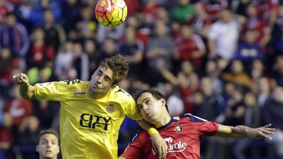 Unai García (derecha), en un partido con Osasuna