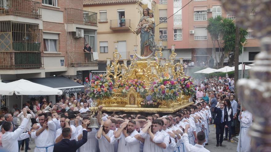 María Auxiliadora despide mayo con su gloriosa procesión en Capuchinos