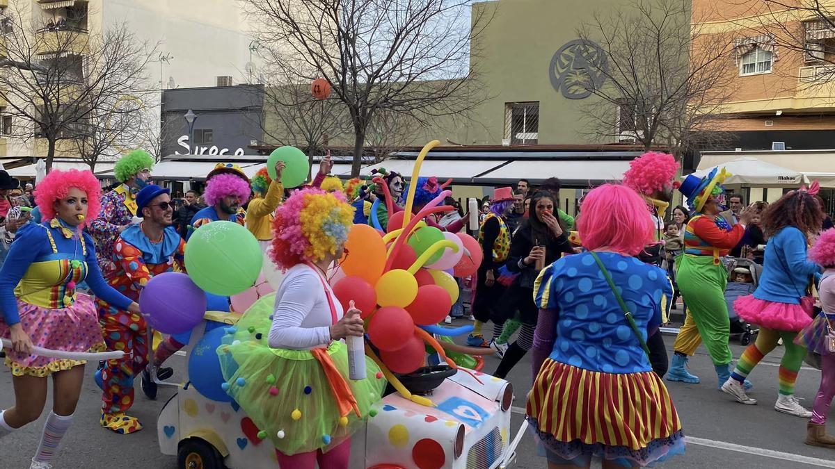 Desfile de calle durante el pasado carnaval en Almendralejo