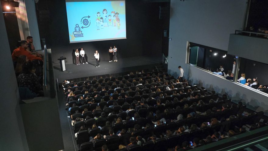 Cinco institutos se reparten los premios del II Pechakucha
