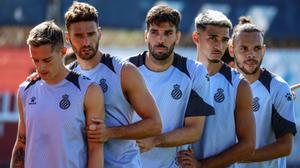 Braithwaite (derecha), en un entrenamiento de esta semana en Sant Adrià.