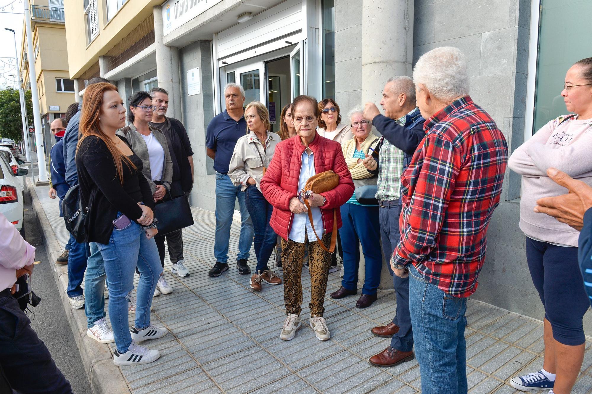 Concetración de afectados por el traslado de la residencia de mayores Tarazona