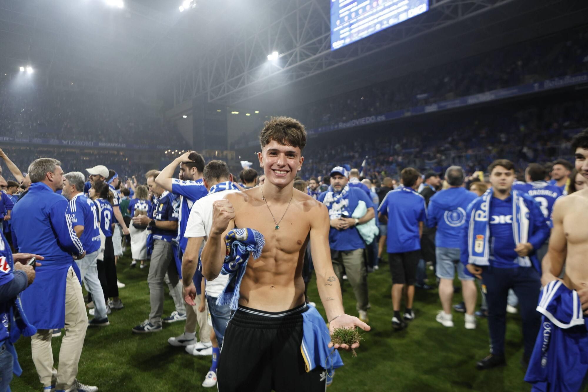 Así se vivió en el Carlos Tartiere la noche del ascenso del Oviedo a Primera División 24 años después