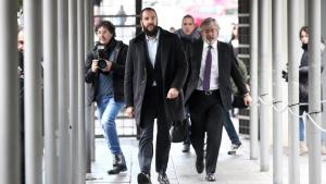 Borja Thyssen, junto a su abogado, a su llegada a los juzgados de lo Penal de Madrid.
