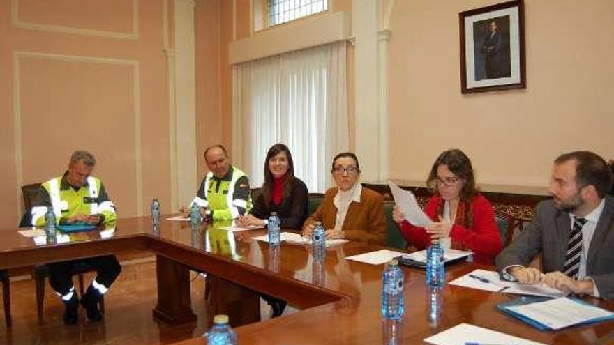 Pichel y Larriba con los responsables de Tráfico durante la reunión